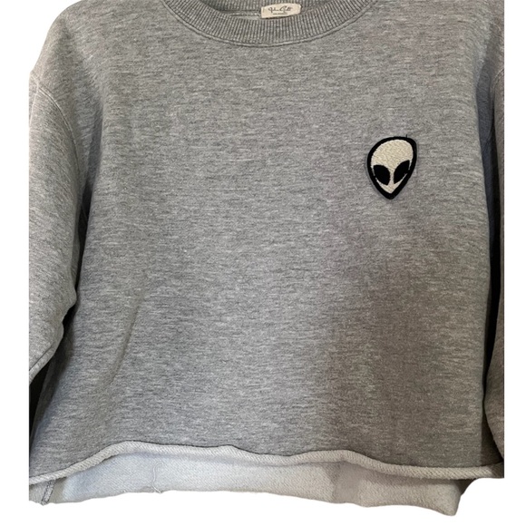 Gray Alien Cropped Sweatshirt - Picture 5 of 9